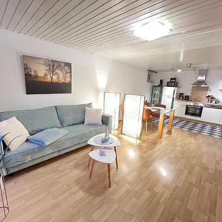 Am Gruenenplatz 63 *